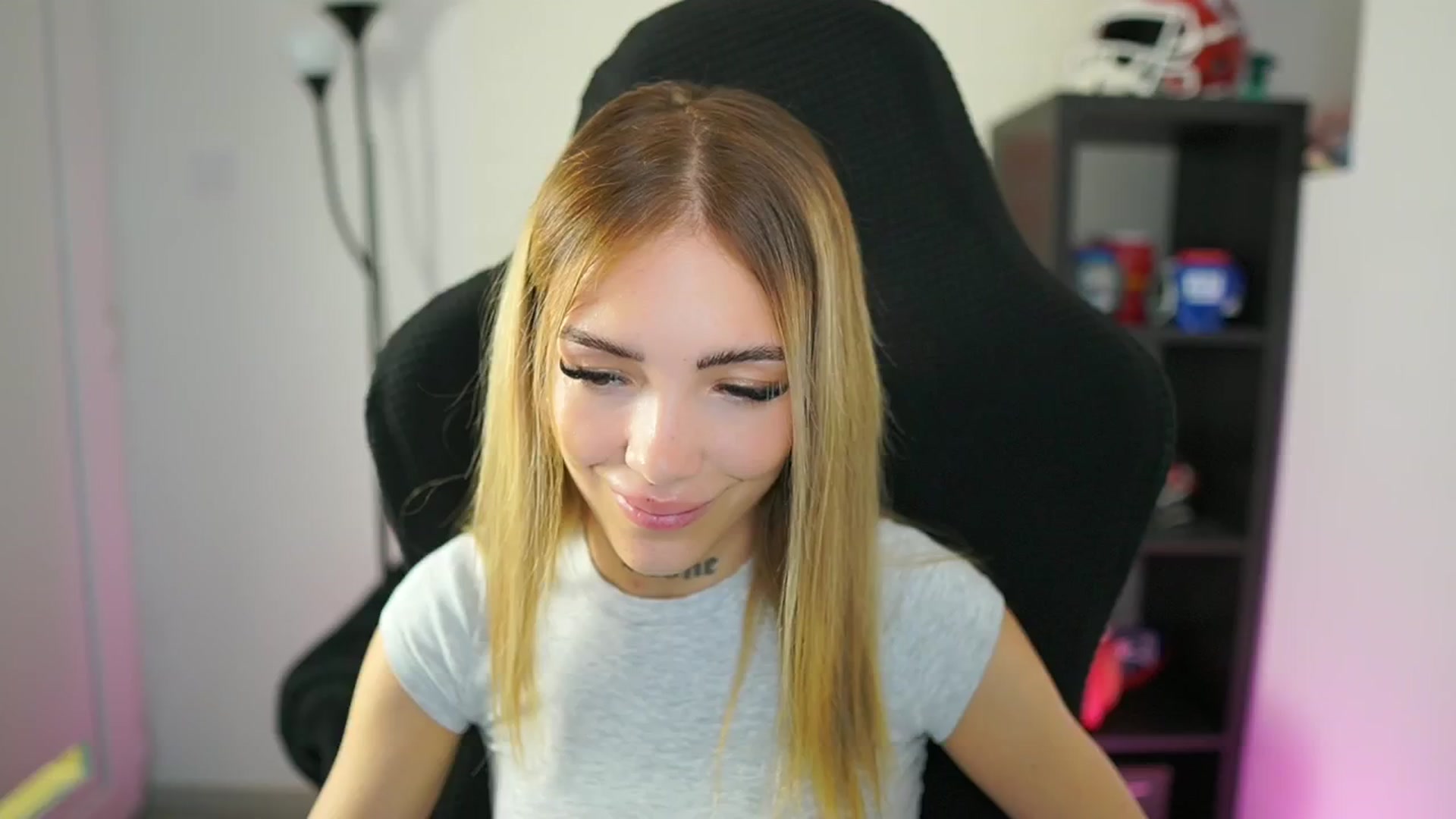 Gallery image thumbnail from Alexxisky's myfreecams stream on, 08/28/2025, 15:02 image 5 of 20
