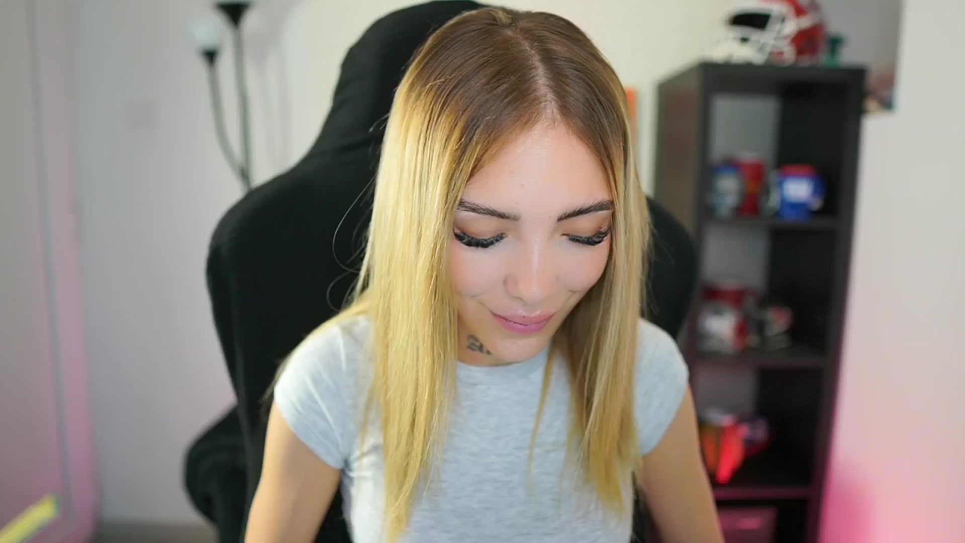 Gallery image thumbnail from Alexxisky's myfreecams stream on, 08/28/2025, 15:02 image 4 of 20