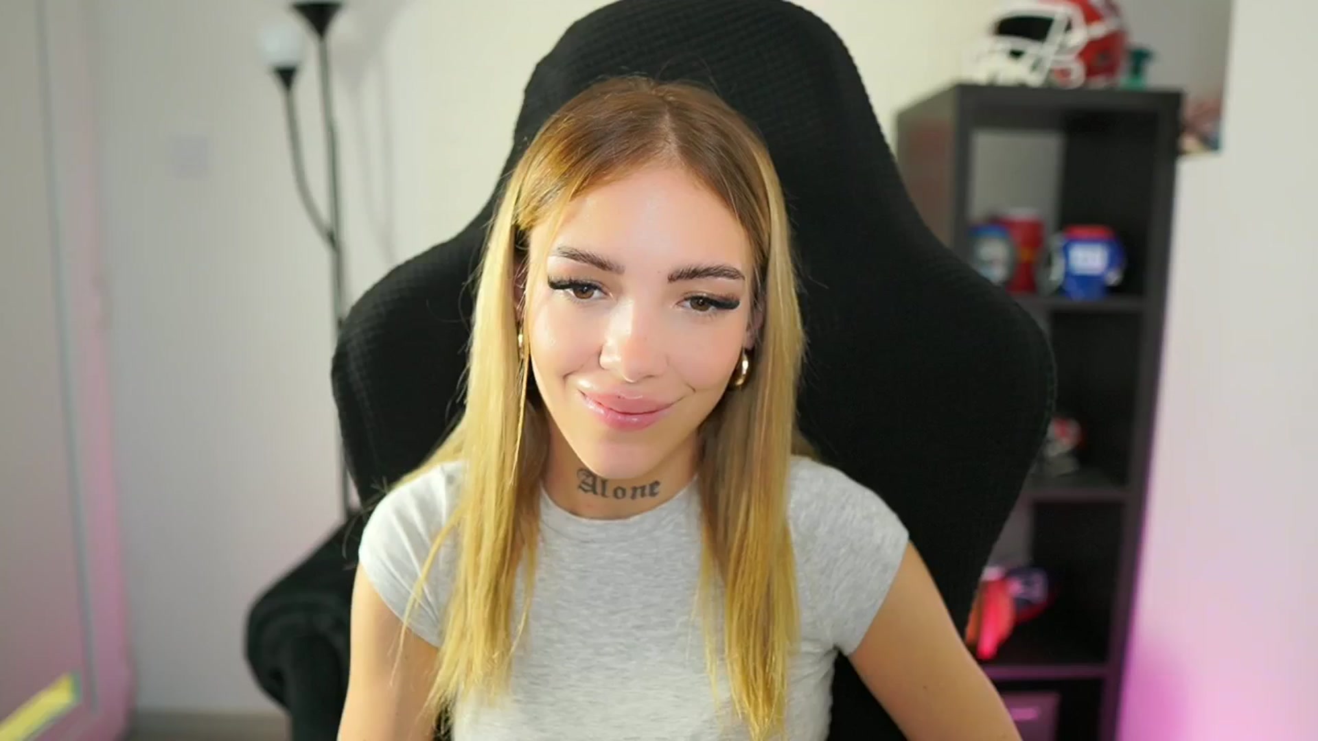 Gallery image thumbnail from Alexxisky's myfreecams stream on, 08/28/2025, 15:02 image 12 of 20
