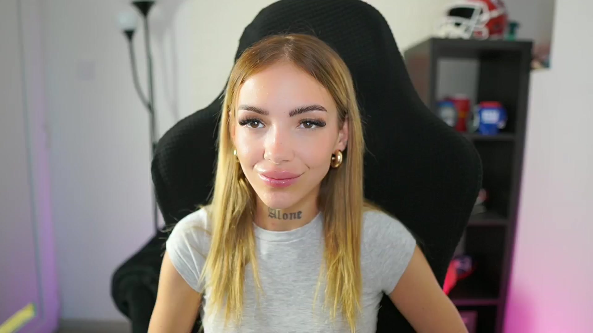 Gallery image thumbnail from Alexxisky's myfreecams stream on, 08/28/2025, 15:02 image 13 of 20