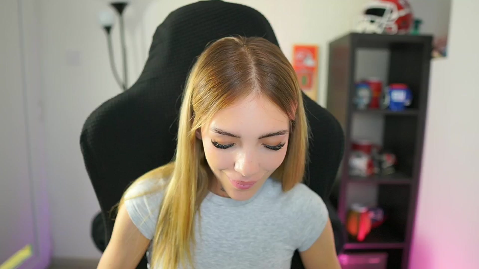 Gallery image thumbnail from Alexxisky's myfreecams stream on, 08/28/2025, 18:13 image 17 of 20