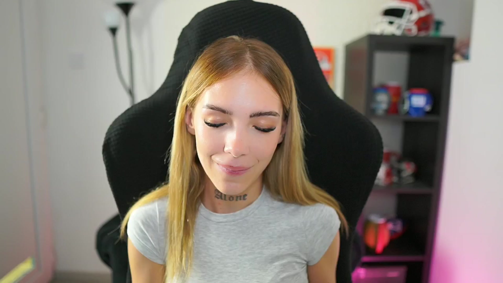 Gallery image thumbnail from Alexxisky's myfreecams stream on, 08/28/2025, 18:13 image 16 of 20