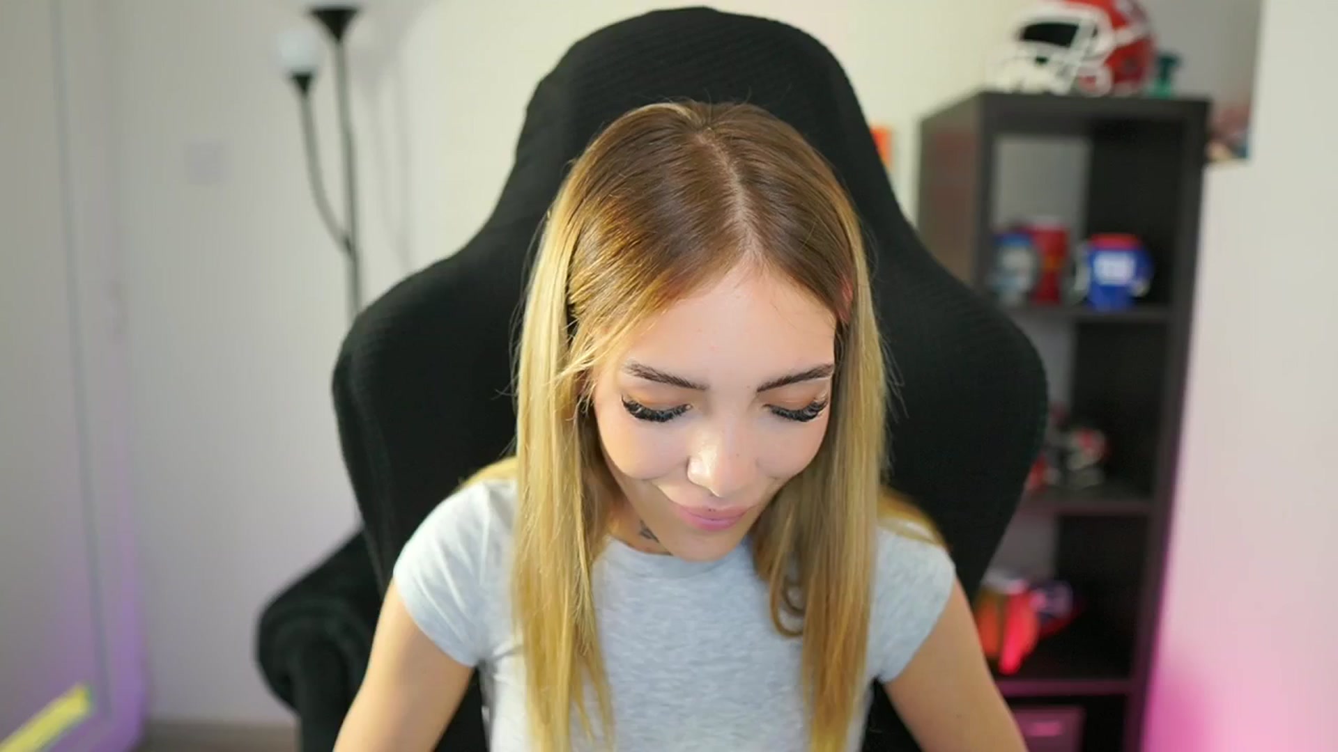 Gallery image thumbnail from Alexxisky's myfreecams stream on, 08/28/2025, 18:13 image 15 of 20