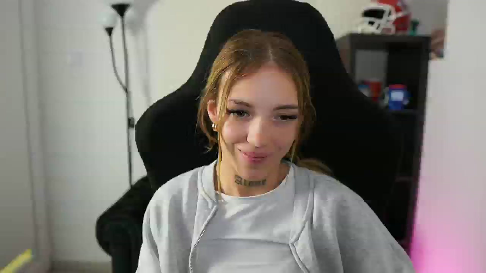 Gallery image thumbnail from Alexxisky's myfreecams stream on, 09/02/2025, 12:02 image 6 of 20