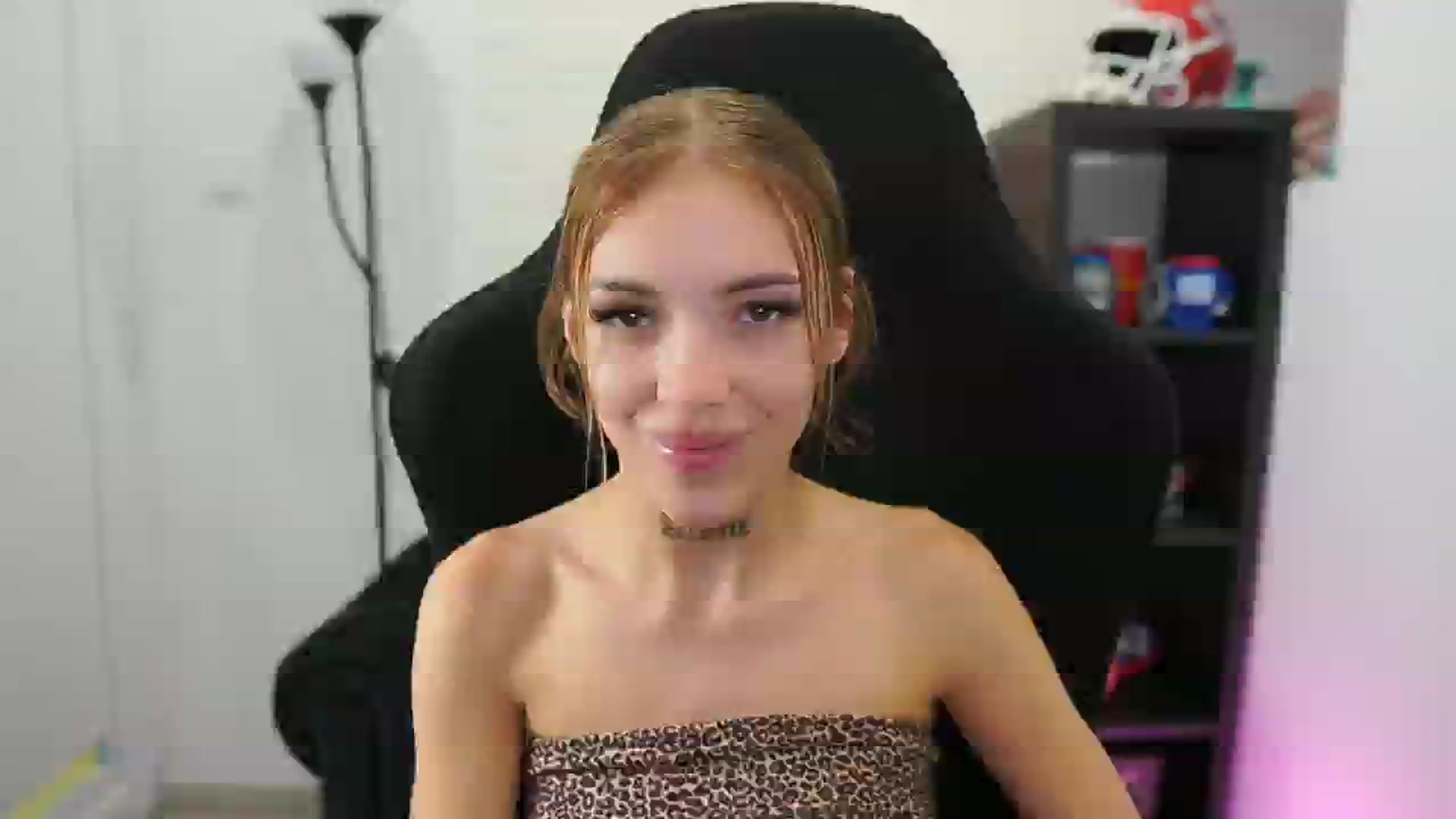 Gallery image thumbnail from Alexxisky's myfreecams stream on, 09/03/2025, 10:25 image 14 of 20