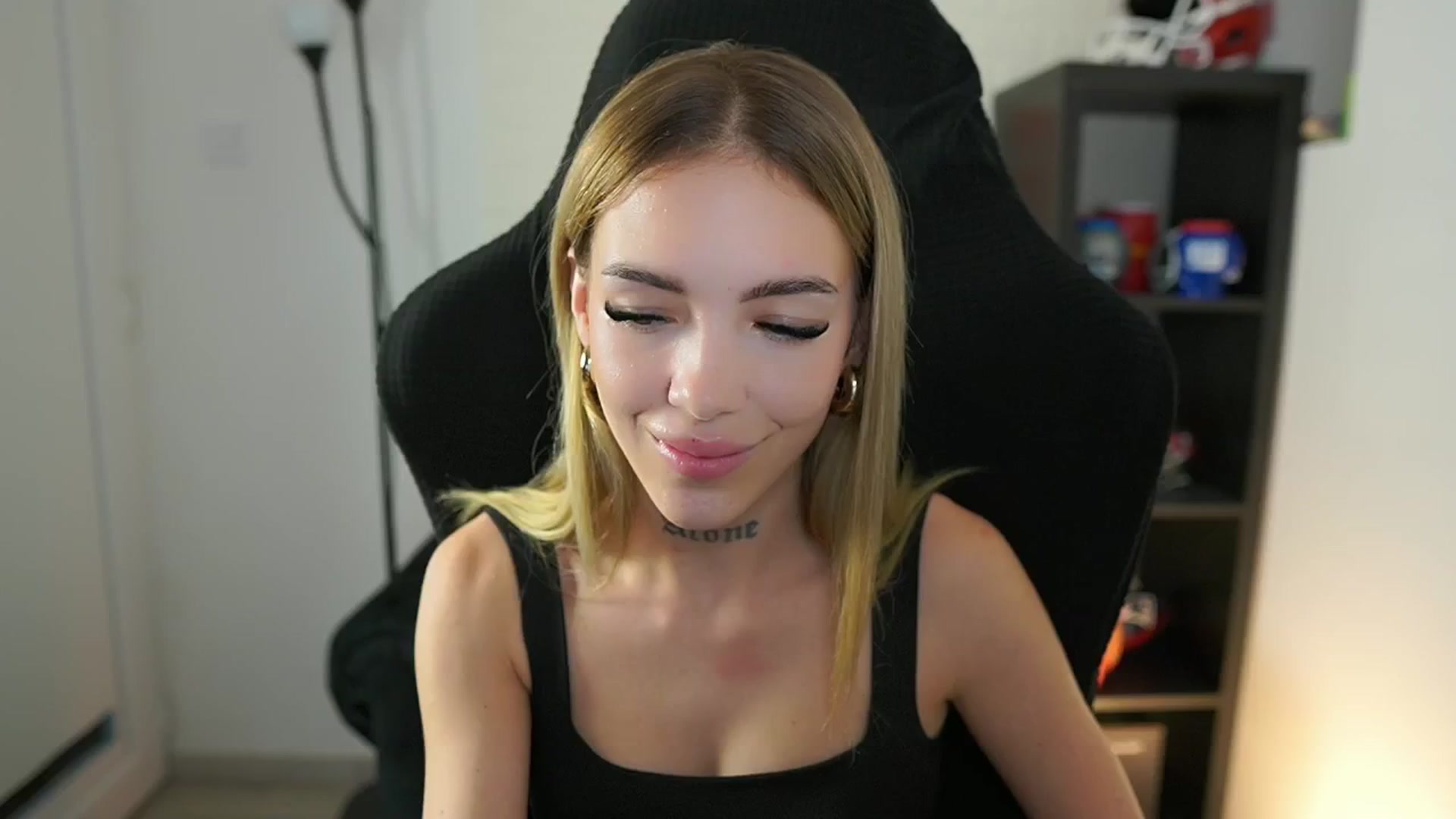 Gallery image thumbnail from Alexxisky's myfreecams stream on, 09/13/2025, 14:58 image 2 of 20