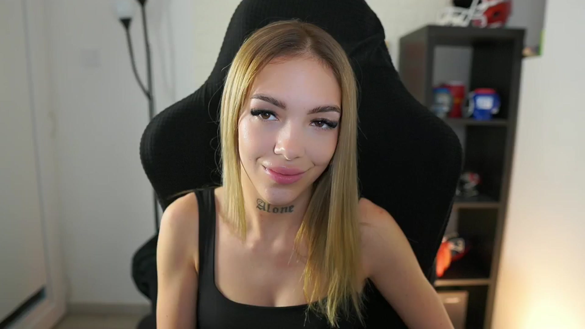Gallery image thumbnail from Alexxisky's myfreecams stream on, 09/13/2025, 14:58 image 4 of 20