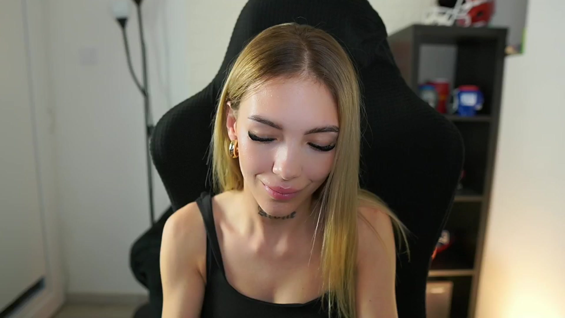 Gallery image thumbnail from Alexxisky's myfreecams stream on, 09/13/2025, 17:57 image 7 of 20