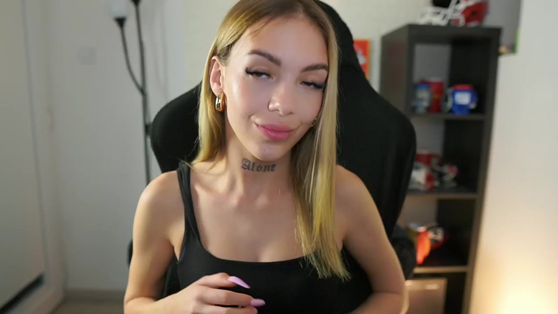 Gallery image thumbnail from Alexxisky's myfreecams stream on, 09/13/2025, 17:57 image 17 of 20