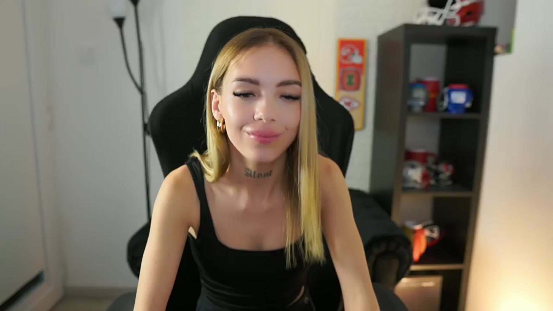 Gallery image thumbnail from Alexxisky's myfreecams stream on, 09/13/2025, 17:57 image 18 of 20