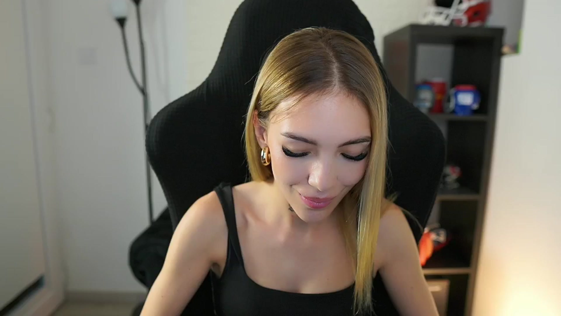 Gallery image thumbnail from Alexxisky's myfreecams stream on, 09/13/2025, 17:57 image 13 of 20