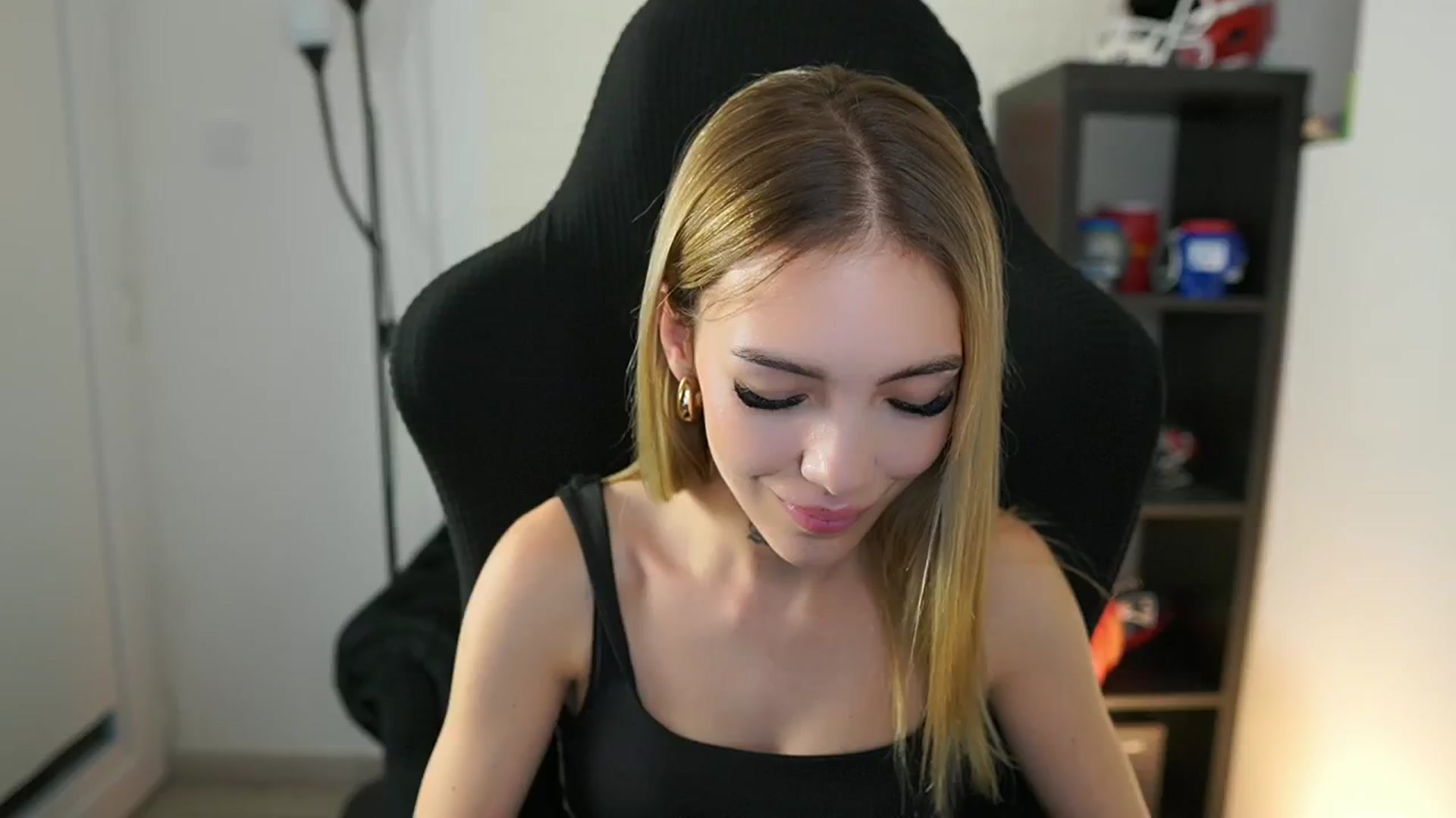 Gallery image thumbnail from Alexxisky's myfreecams stream on, 09/13/2025, 17:57 image 14 of 20