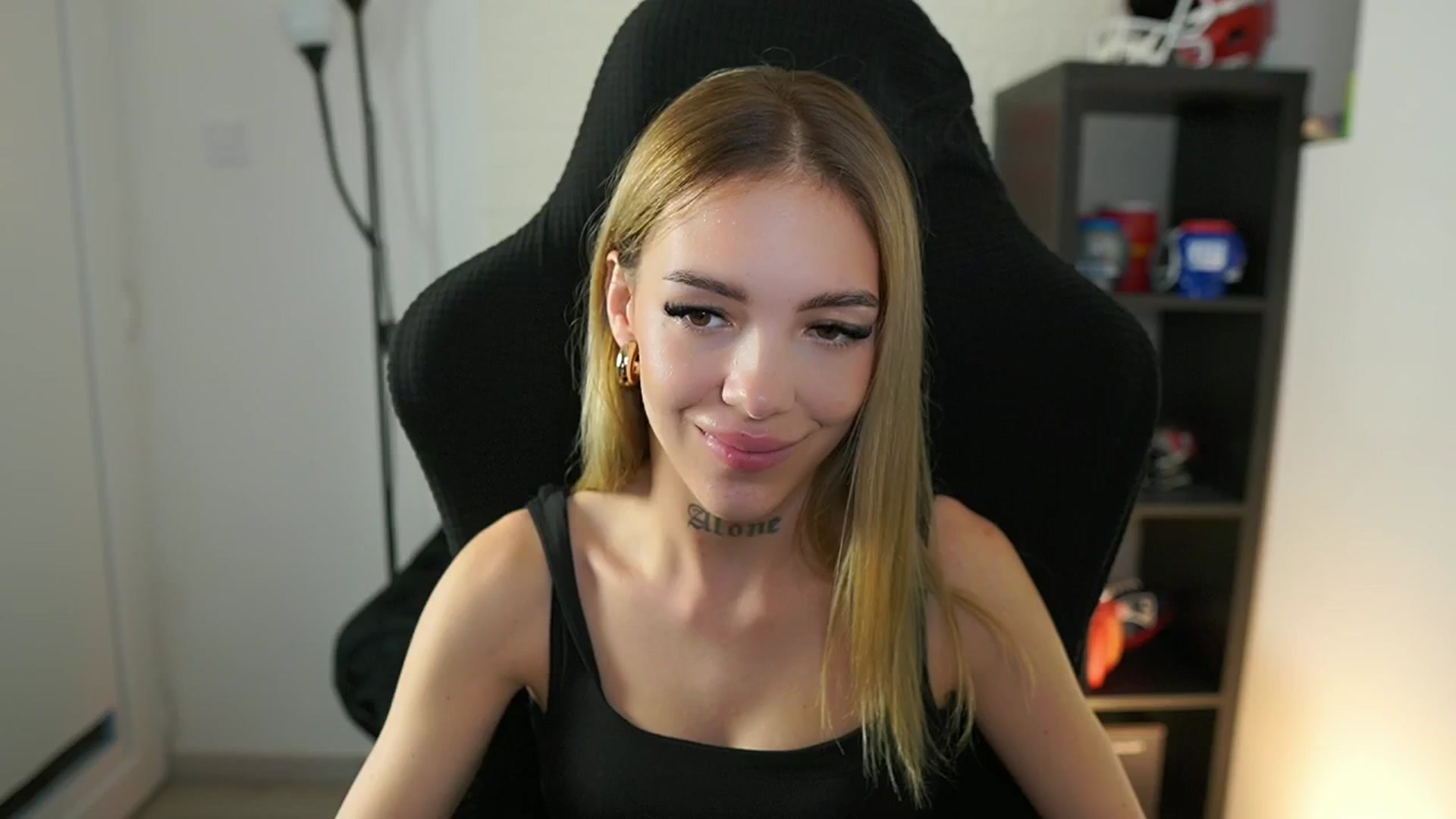 Gallery image thumbnail from Alexxisky's myfreecams stream on, 09/13/2025, 17:57 image 9 of 20
