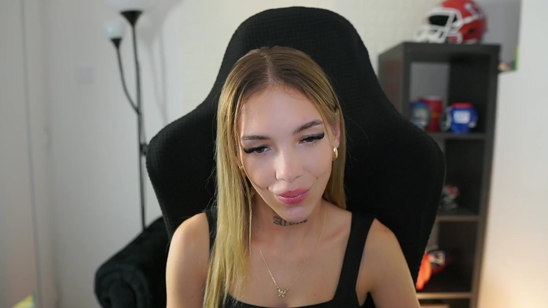 Gallery image thumbnail from Alexxisky's myfreecams stream on, 09/15/2025, 16:13 image 20 of 20
