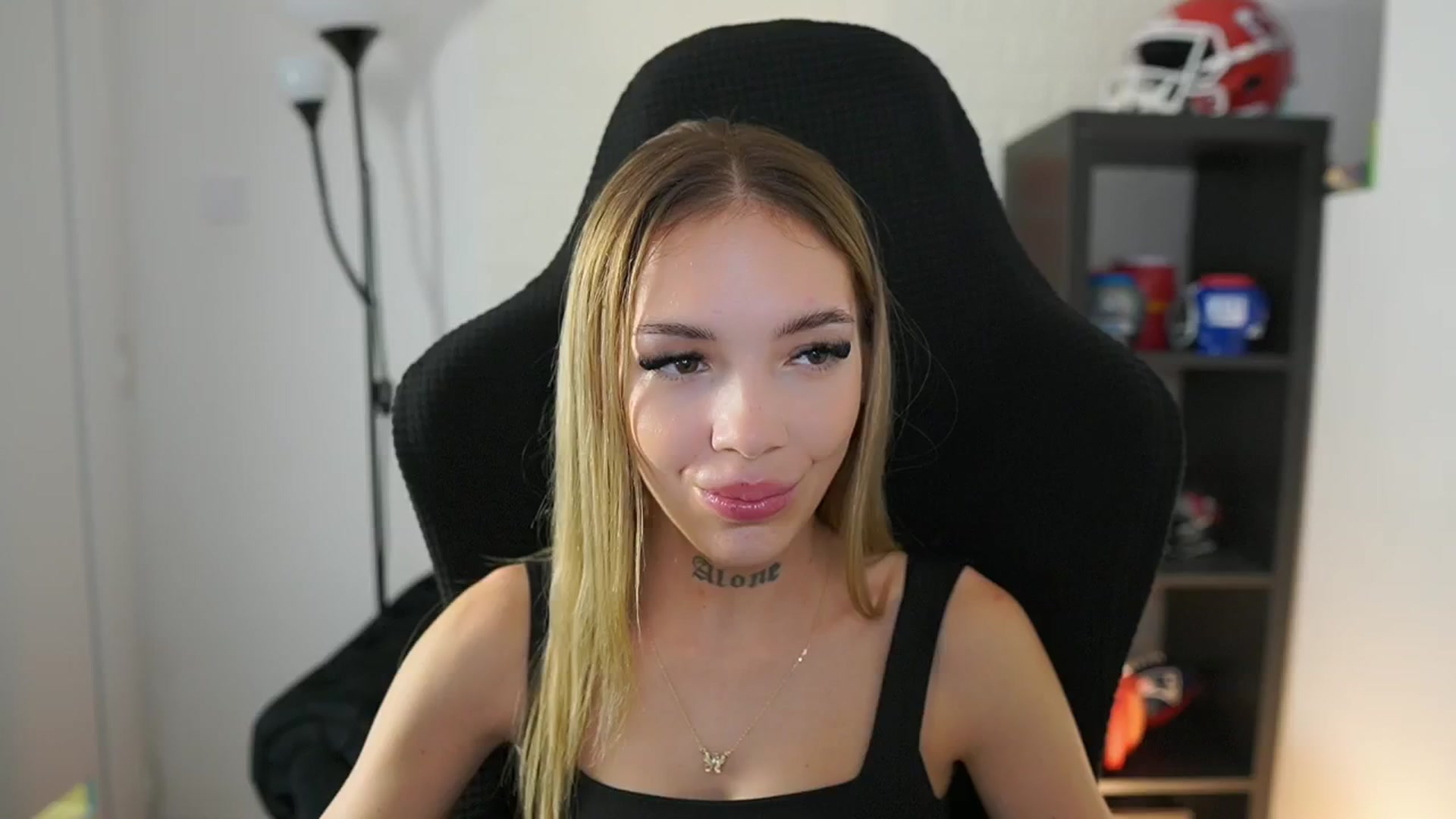 Gallery image thumbnail from Alexxisky's myfreecams stream on, 09/15/2025, 16:13 image 11 of 20