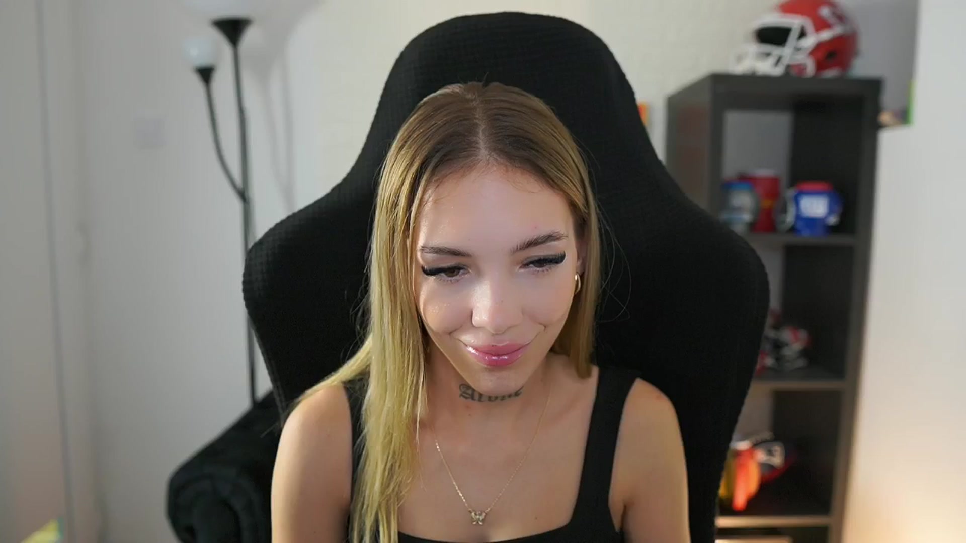 Gallery image thumbnail from Alexxisky's myfreecams stream on, 09/15/2025, 16:13 image 2 of 20