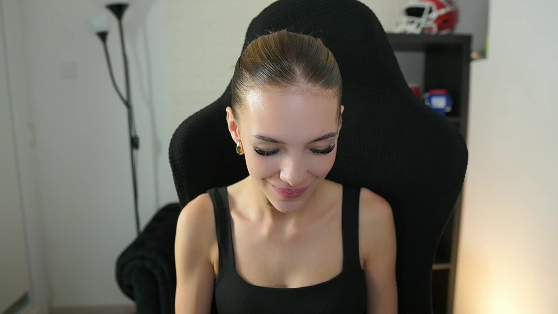 Gallery image thumbnail from Alexxisky's myfreecams stream on, 09/22/2025, 13:40 image 14 of 20