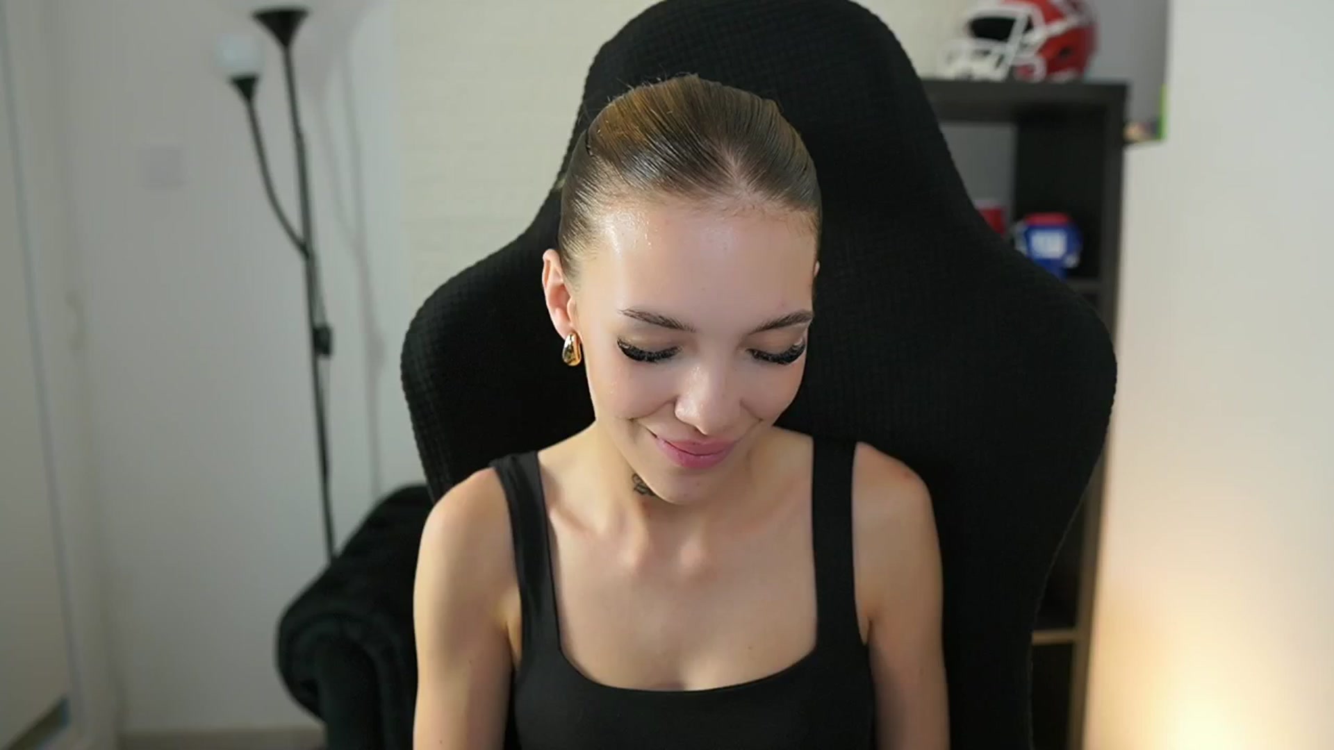 Gallery image thumbnail from Alexxisky's myfreecams stream on, 09/22/2025, 13:40 image 16 of 20