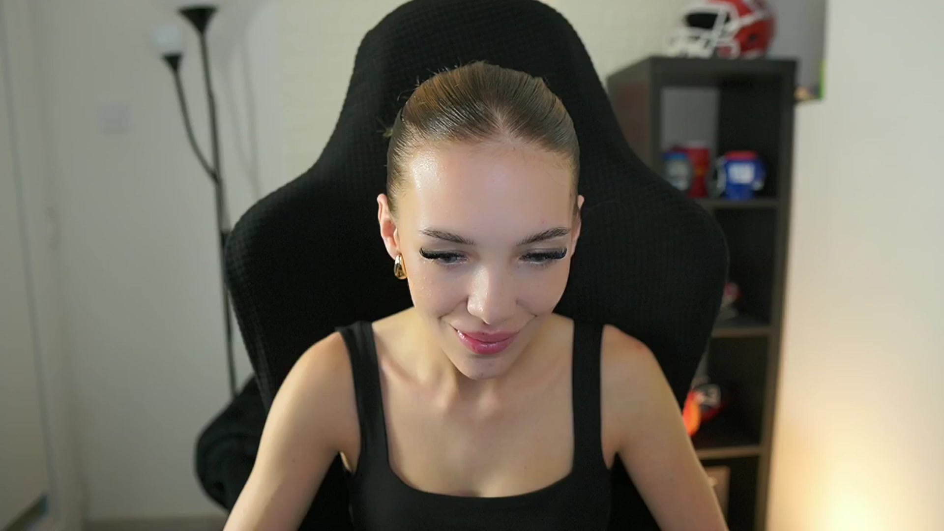 Gallery image thumbnail from Alexxisky's myfreecams stream on, 09/22/2025, 13:40 image 7 of 20