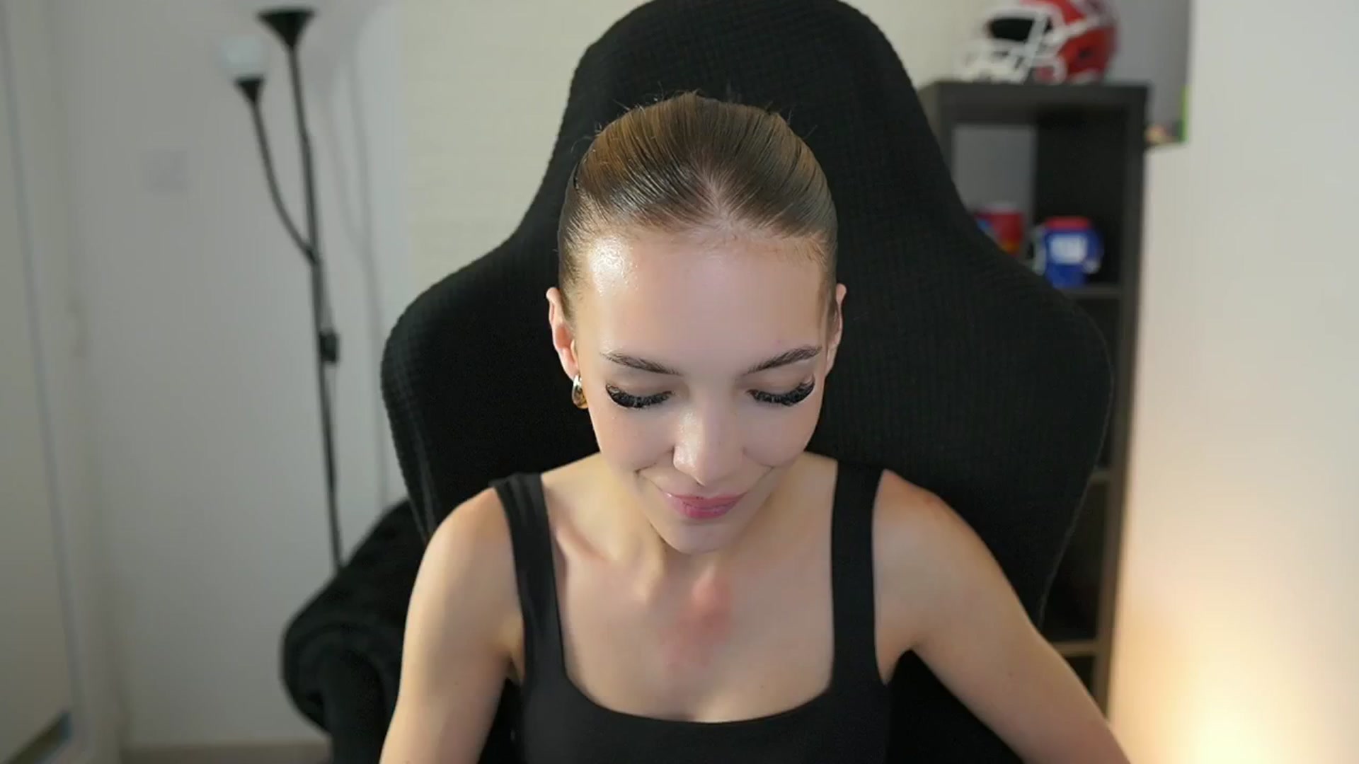 Gallery image thumbnail from Alexxisky's myfreecams stream on, 09/22/2025, 13:54 image 19 of 20