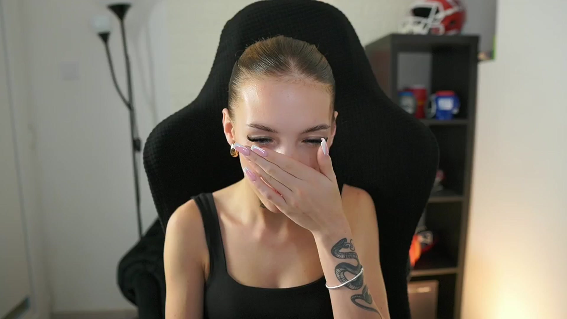 Gallery image thumbnail from Alexxisky's myfreecams stream on, 09/22/2025, 13:54 image 10 of 20