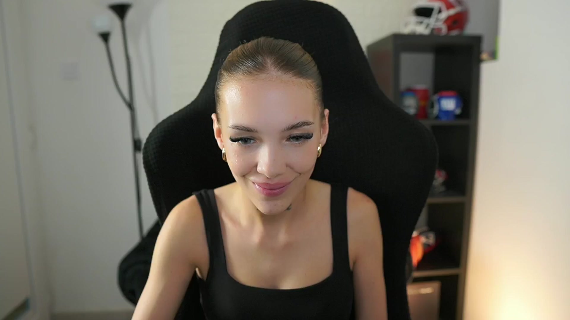 Gallery image thumbnail from Alexxisky's myfreecams stream on, 09/22/2025, 13:54 image 7 of 20