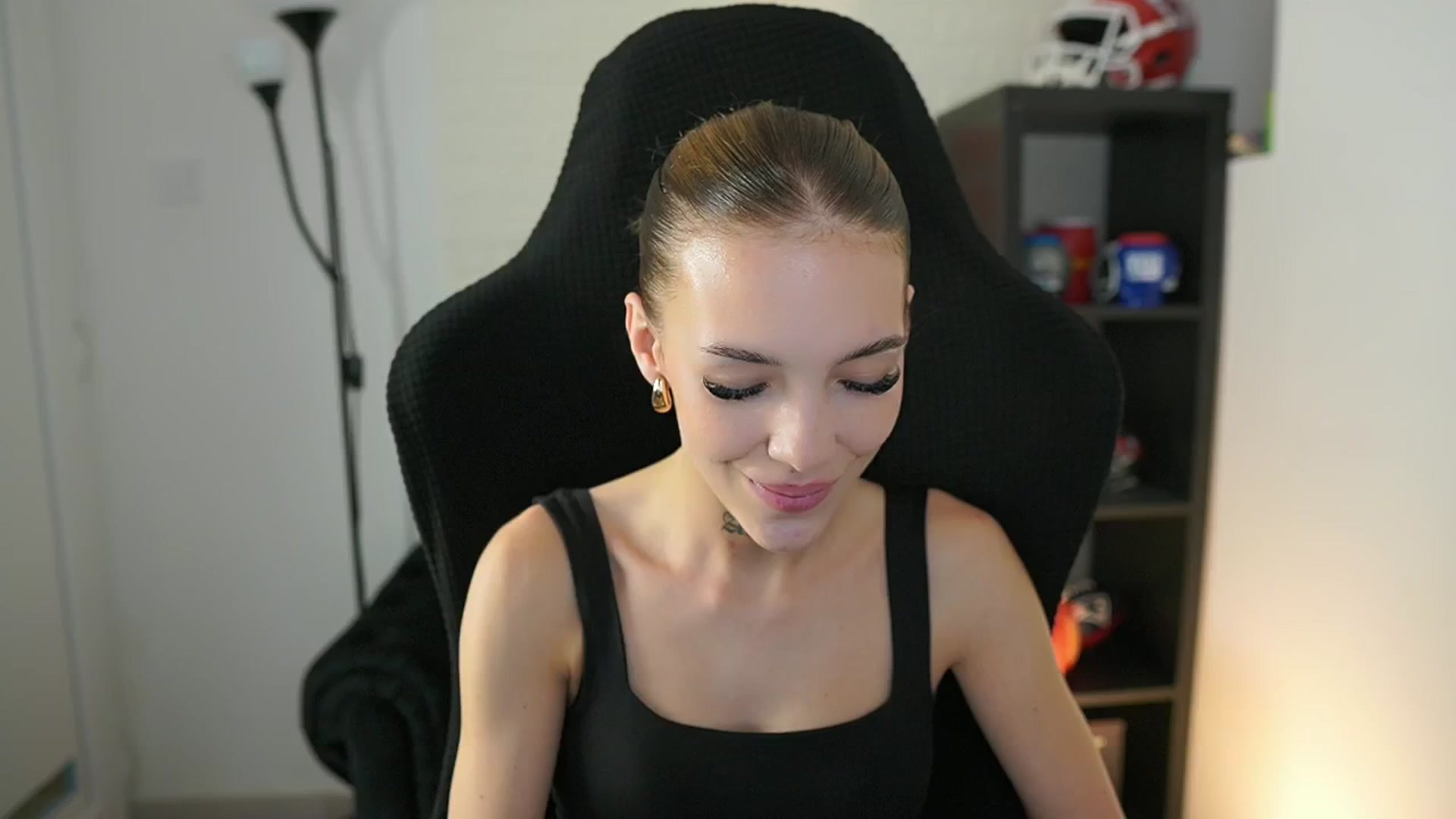 Gallery image thumbnail from Alexxisky's myfreecams stream on, 09/22/2025, 13:54 image 14 of 20