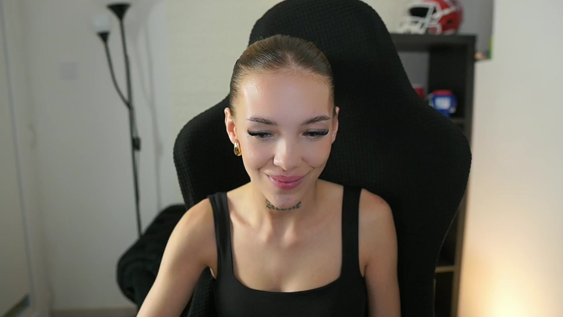 Gallery image thumbnail from Alexxisky's myfreecams stream on, 09/22/2025, 13:54 image 3 of 20