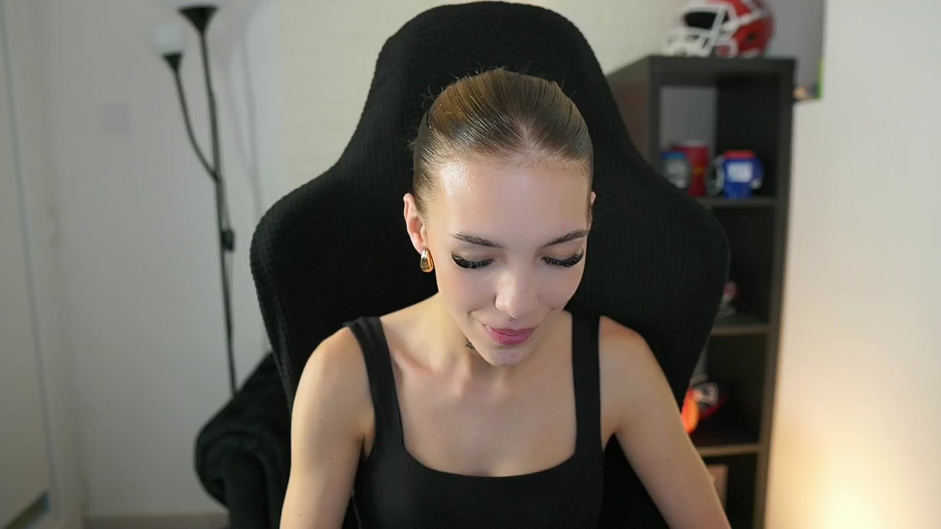 Gallery image thumbnail from Alexxisky's myfreecams stream on, 09/22/2025, 13:54 image 13 of 20