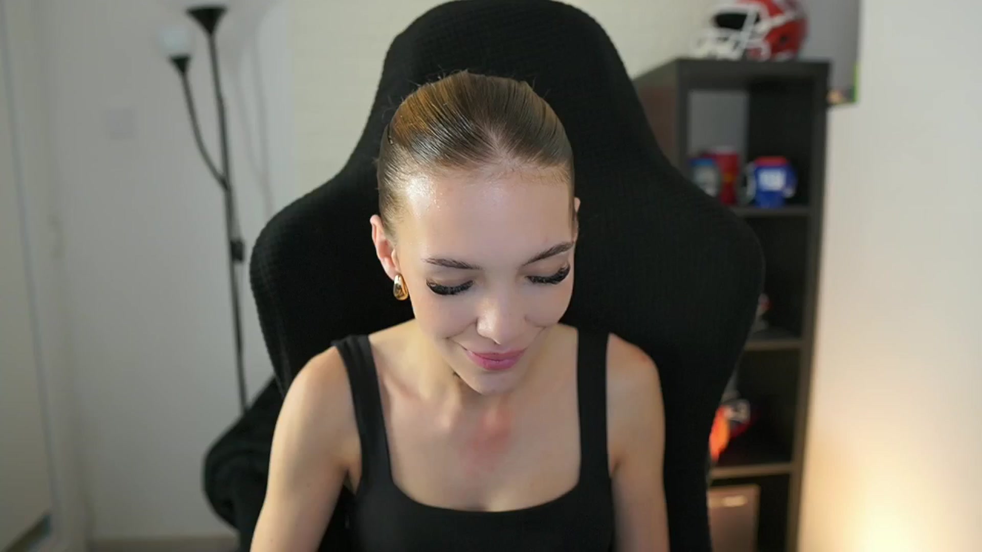 Gallery image thumbnail from Alexxisky's myfreecams stream on, 09/22/2025, 13:54 image 17 of 20