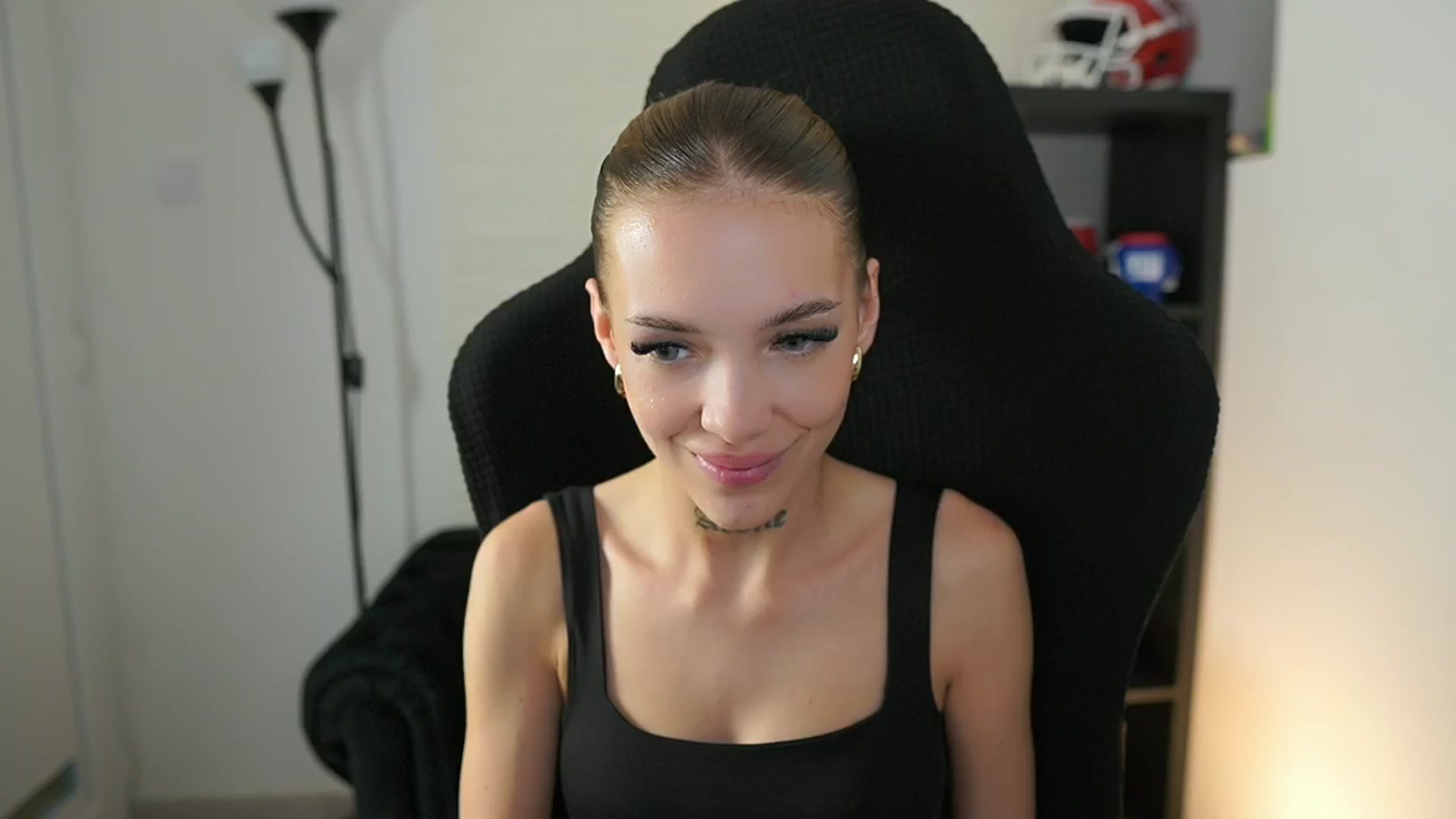 Gallery image thumbnail from Alexxisky's myfreecams stream on, 09/22/2025, 13:54 image 1 of 20