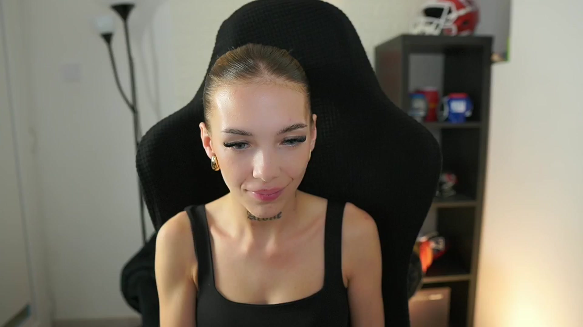 Gallery image thumbnail from Alexxisky's myfreecams stream on, 09/22/2025, 15:04 image 7 of 20