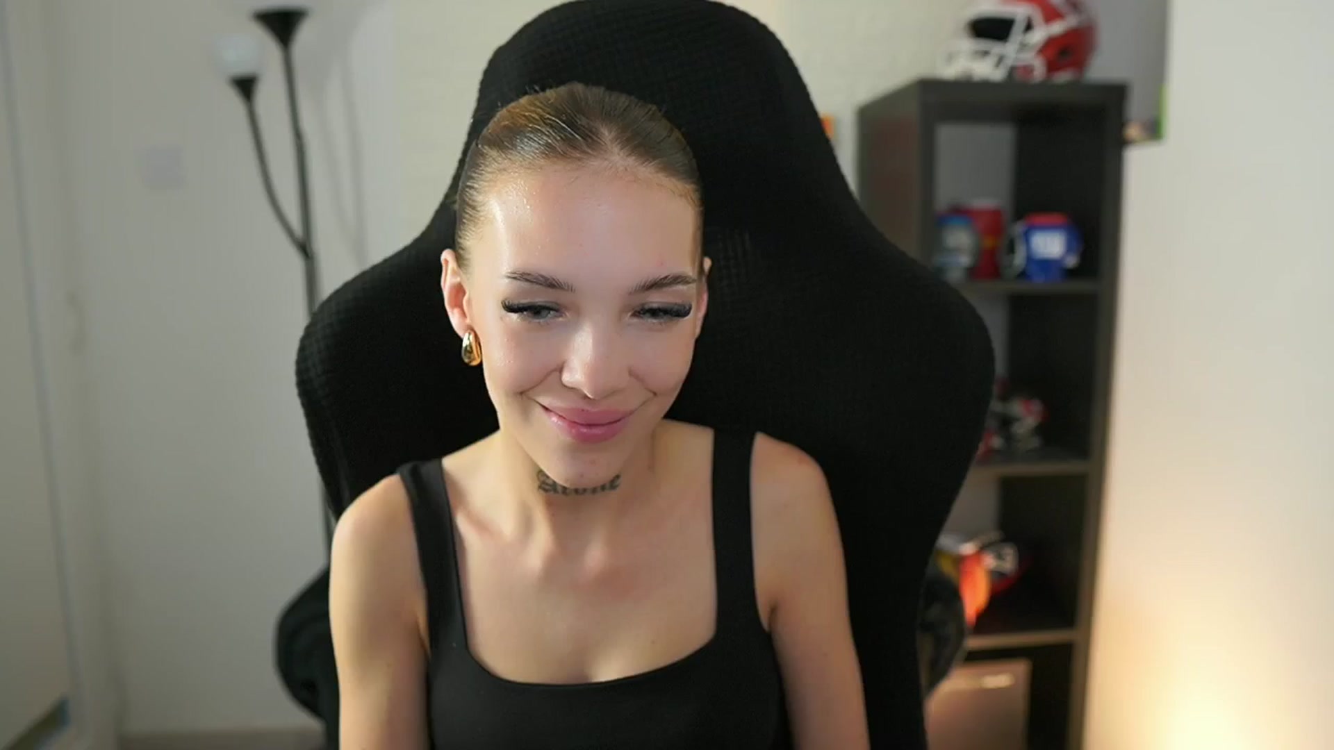 Gallery image thumbnail from Alexxisky's myfreecams stream on, 09/22/2025, 15:04 image 8 of 20