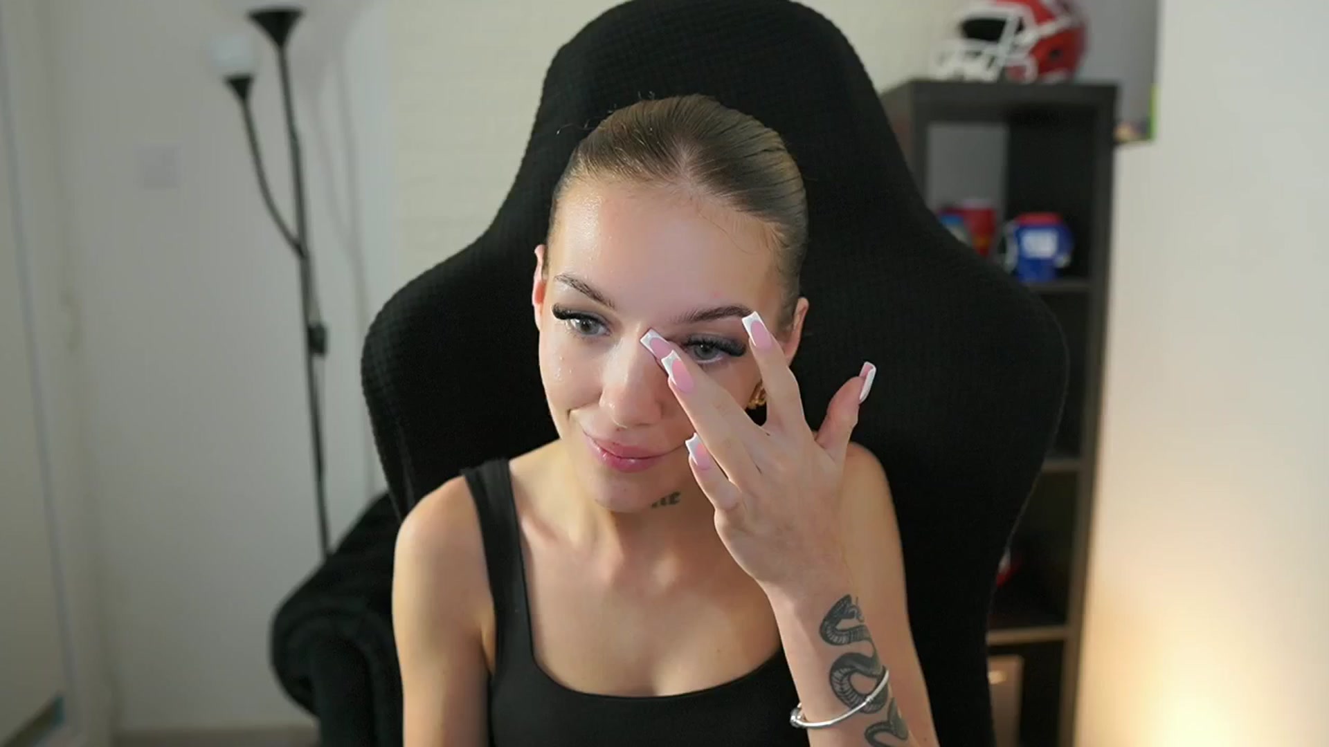 Gallery image thumbnail from Alexxisky's myfreecams stream on, 09/22/2025, 16:25 image 5 of 20