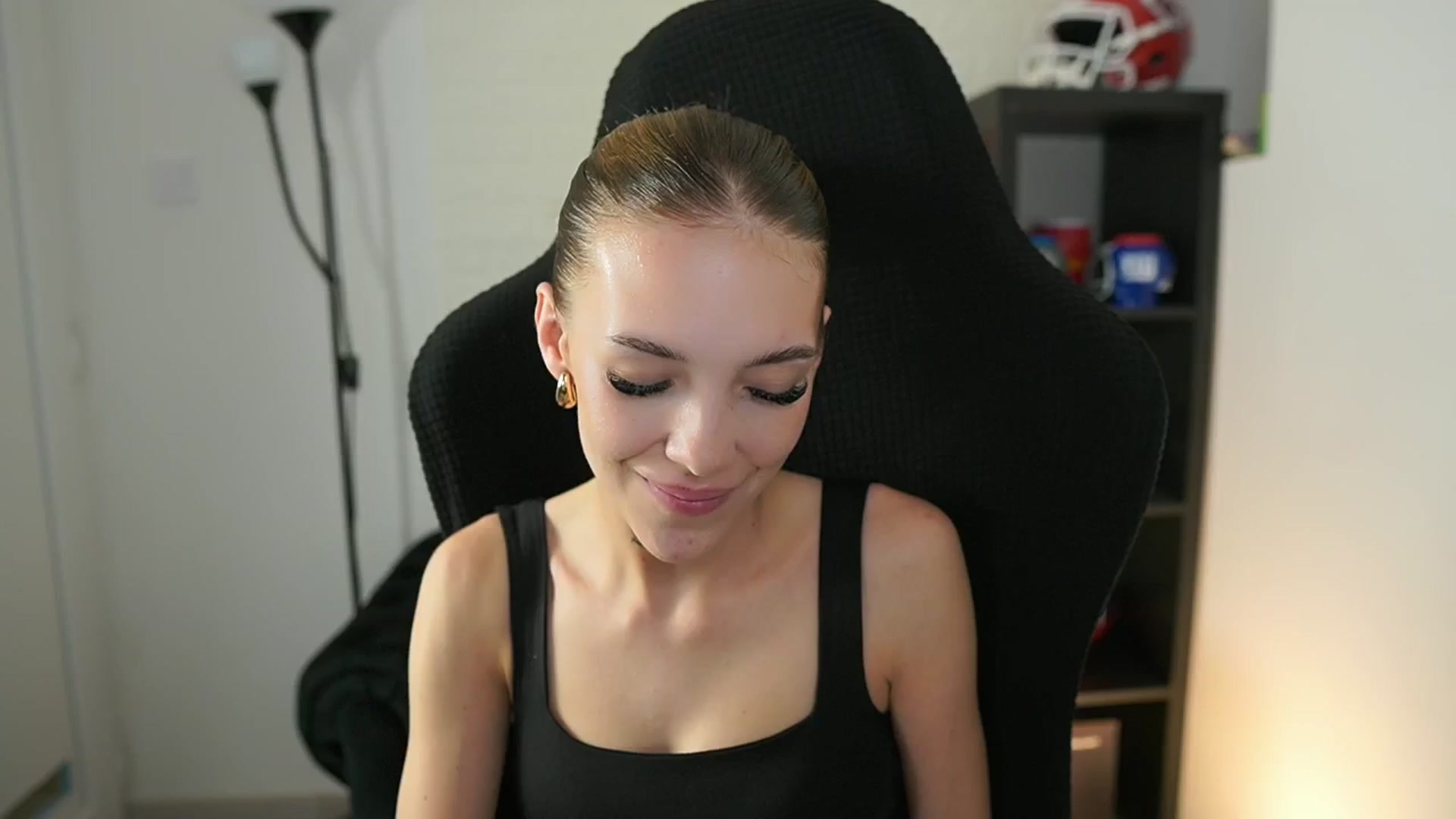 Gallery image thumbnail from Alexxisky's myfreecams stream on, 09/22/2025, 16:25 image 14 of 20