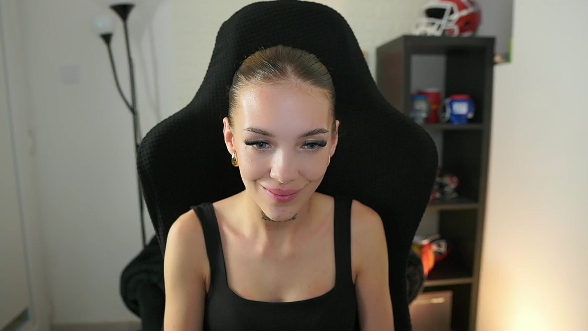 Gallery image thumbnail from Alexxisky's myfreecams stream on, 09/22/2025, 16:25 image 19 of 20