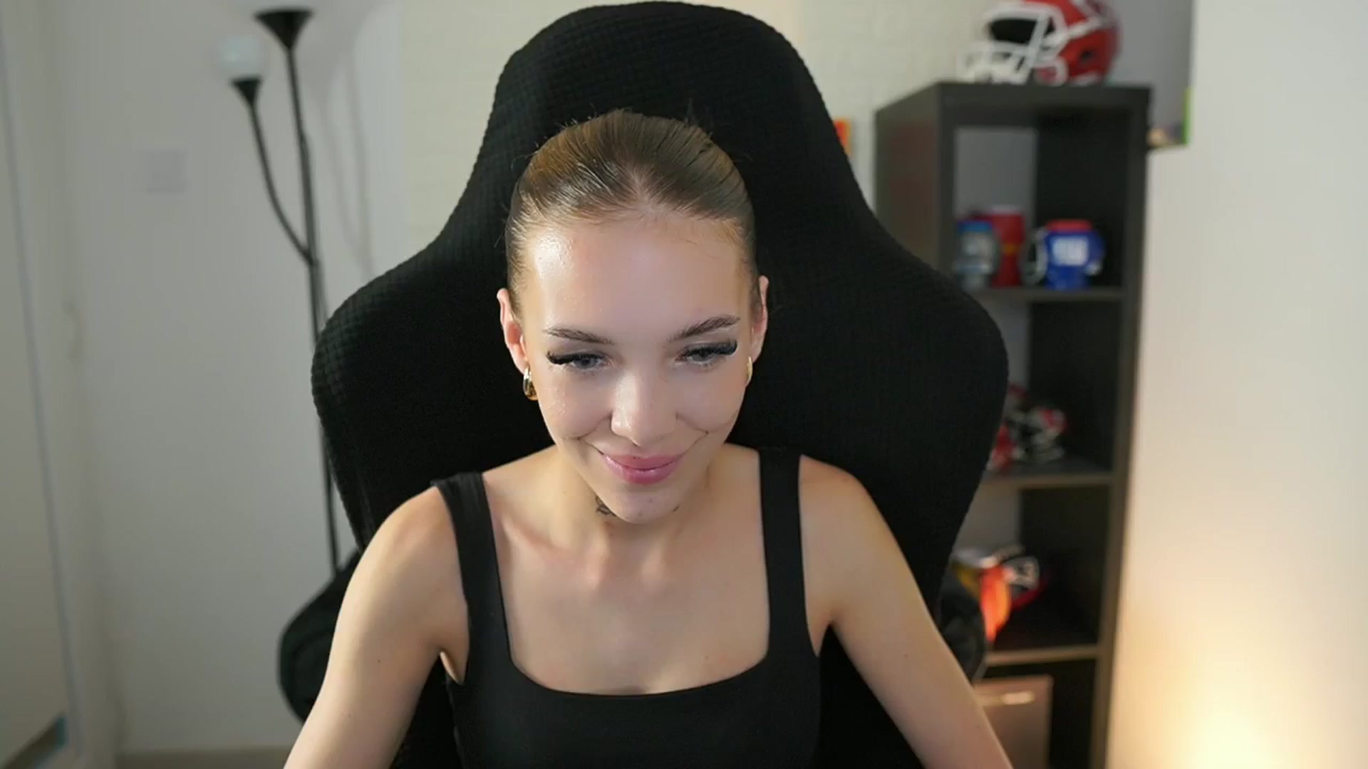 Gallery image thumbnail from Alexxisky's myfreecams stream on, 09/22/2025, 16:25 image 20 of 20