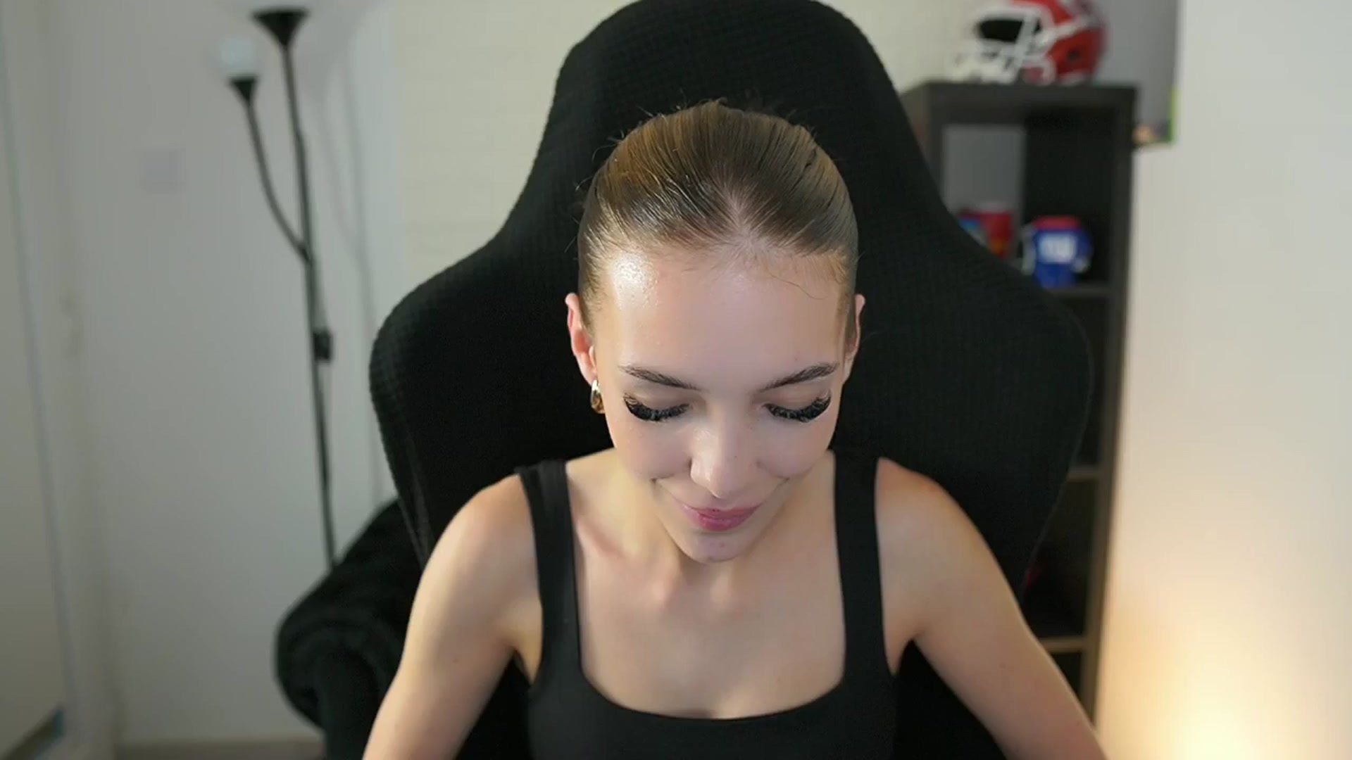 Gallery image thumbnail from Alexxisky's myfreecams stream on, 09/22/2025, 16:25 image 6 of 20