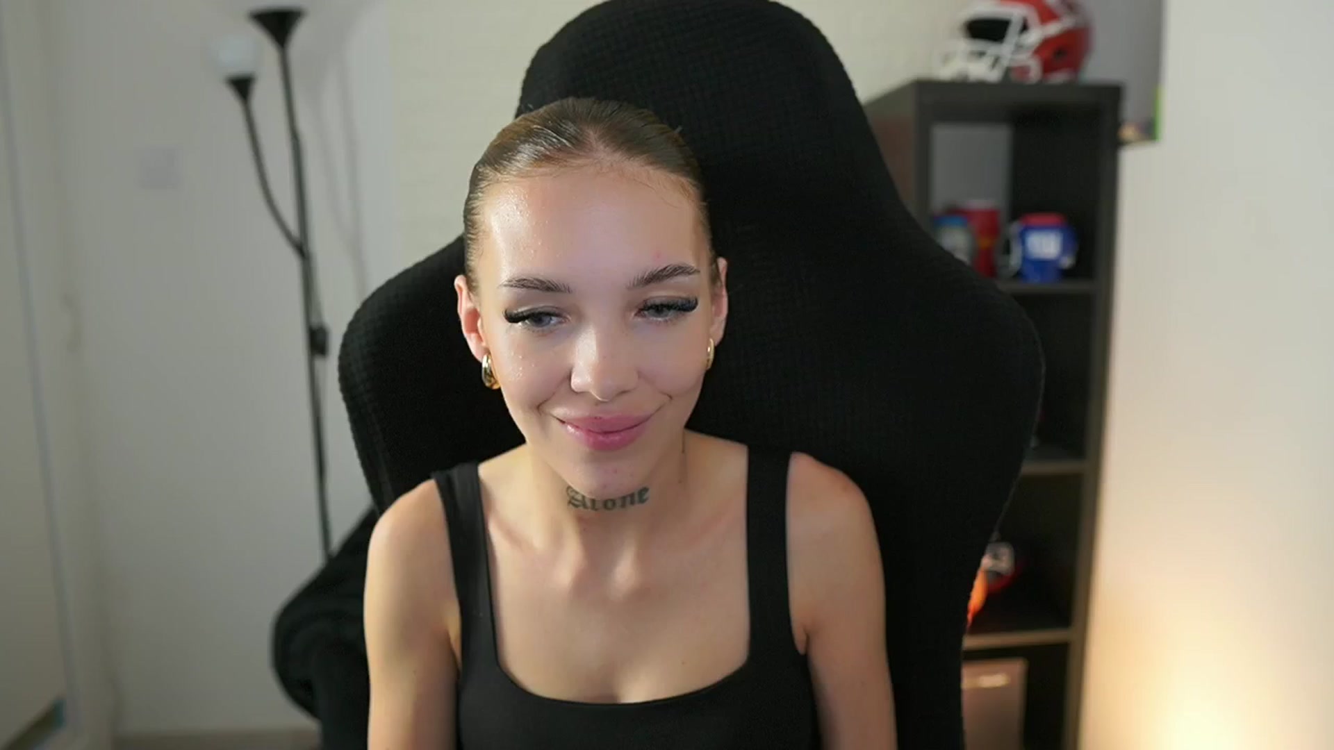 Gallery image thumbnail from Alexxisky's myfreecams stream on, 09/22/2025, 16:25 image 13 of 20
