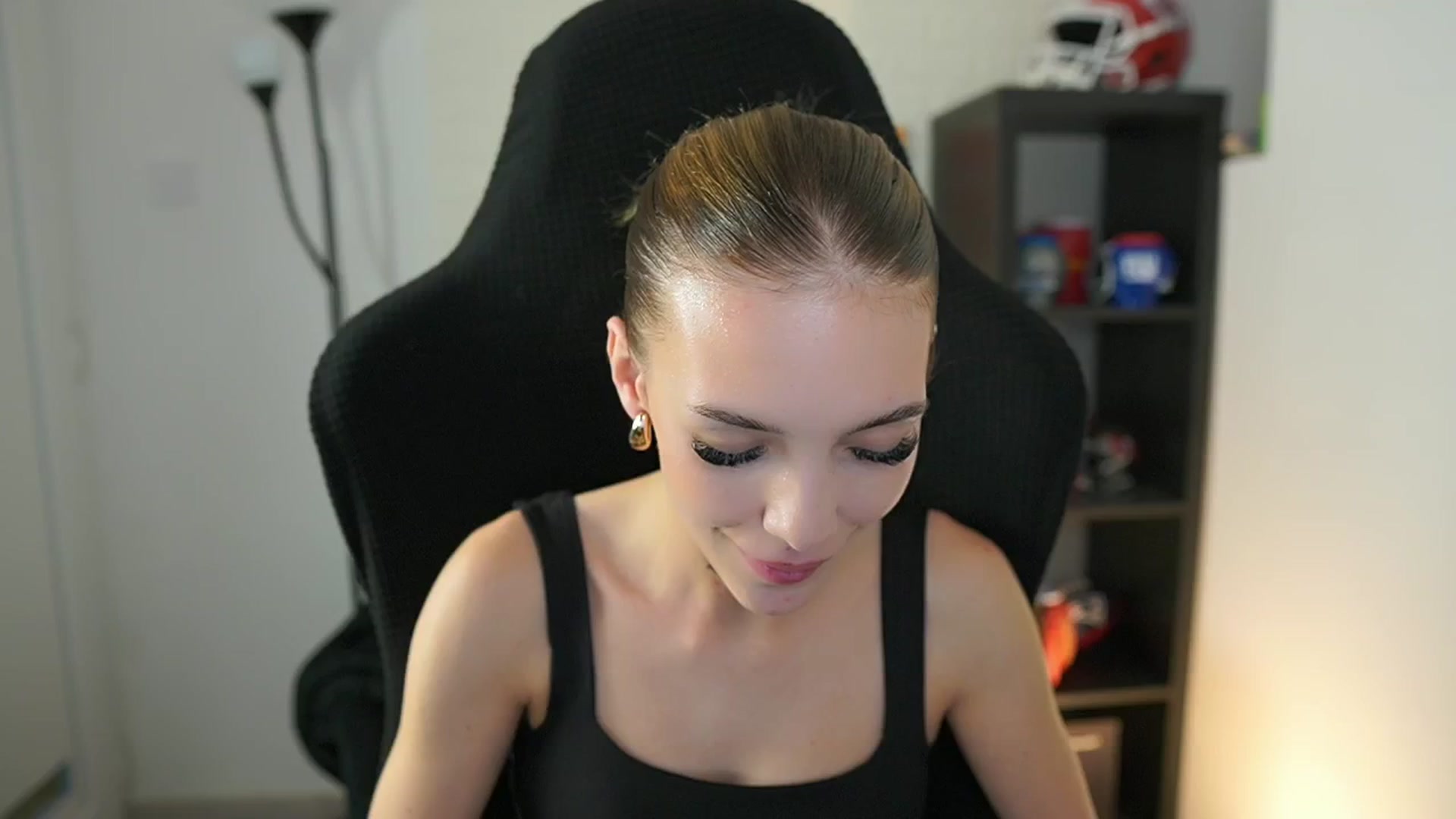 Gallery image thumbnail from Alexxisky's myfreecams stream on, 09/22/2025, 17:03 image 17 of 20