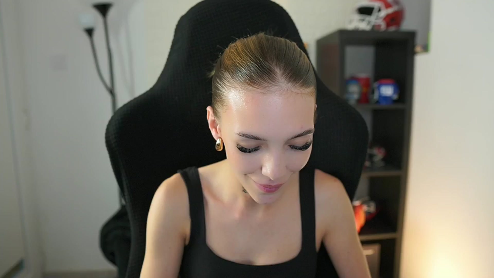 Gallery image thumbnail from Alexxisky's myfreecams stream on, 09/22/2025, 17:03 image 18 of 20