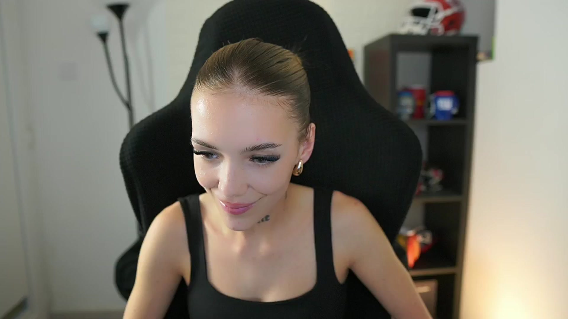 Gallery image thumbnail from Alexxisky's myfreecams stream on, 09/22/2025, 17:03 image 14 of 20