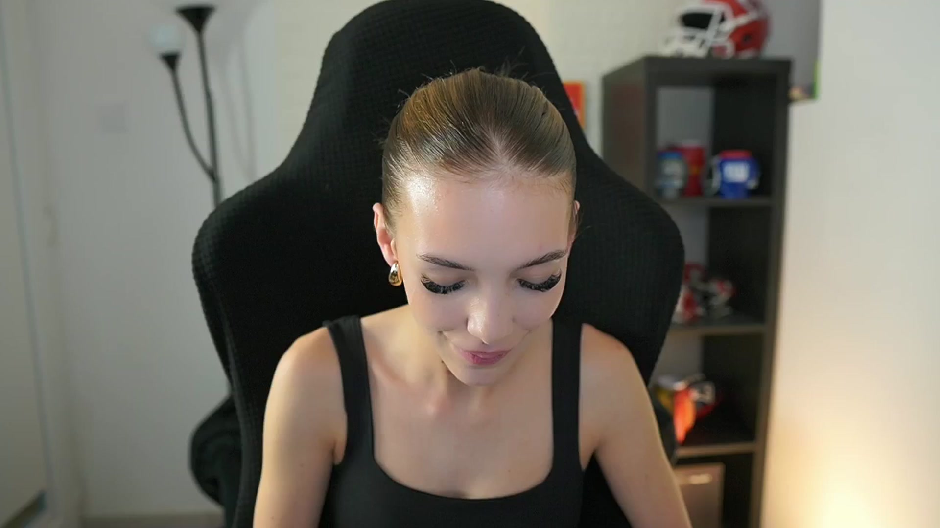 Gallery image thumbnail from Alexxisky's myfreecams stream on, 09/22/2025, 17:03 image 10 of 20