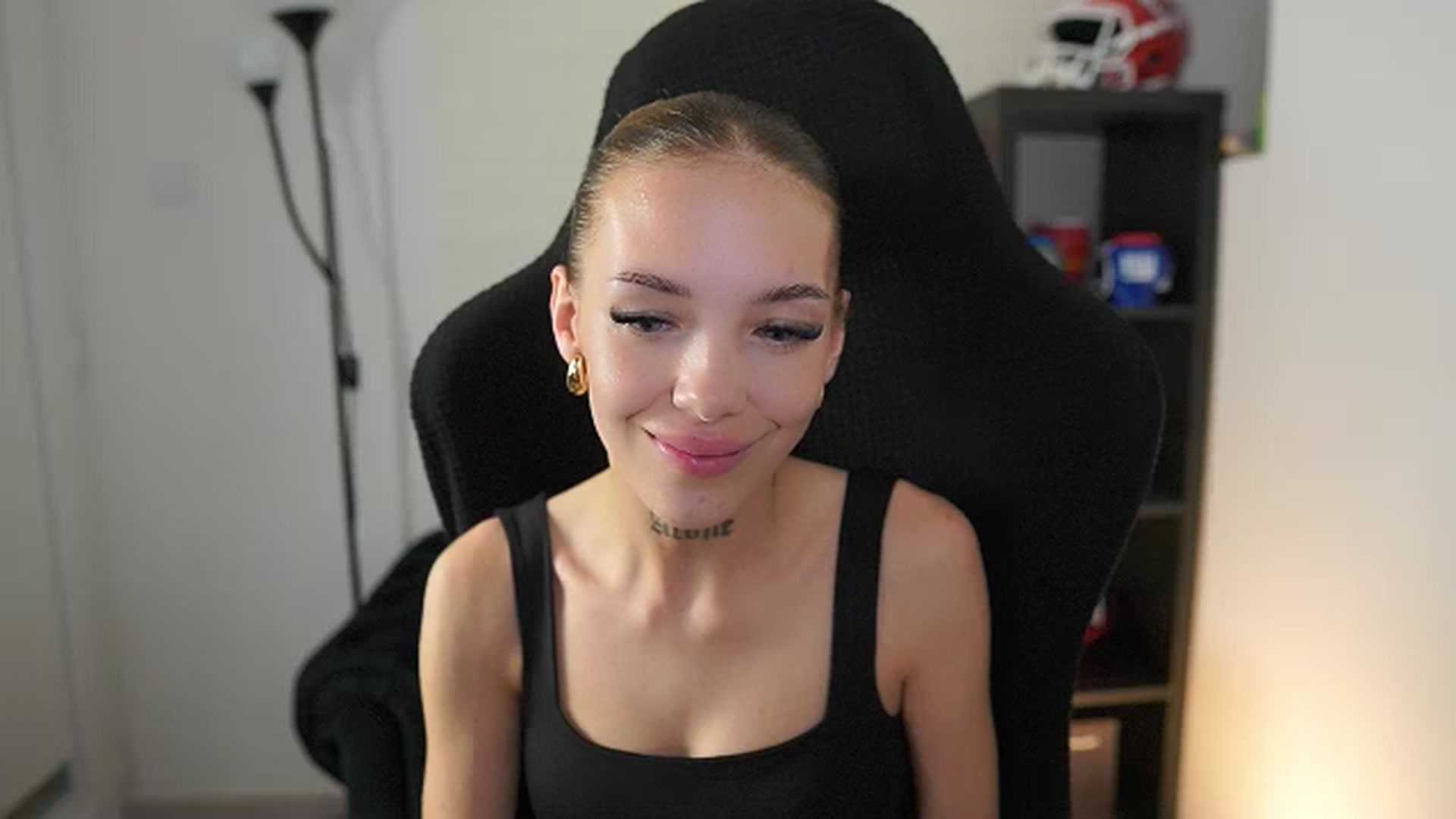 Gallery image thumbnail from Alexxisky's myfreecams stream on, 09/22/2025, 18:01 image 20 of 20