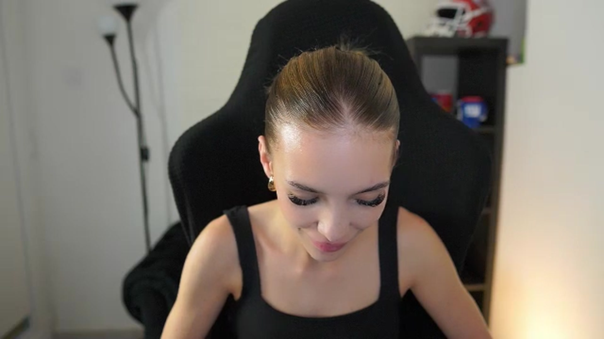 Gallery image thumbnail from Alexxisky's myfreecams stream on, 09/22/2025, 18:01 image 14 of 20