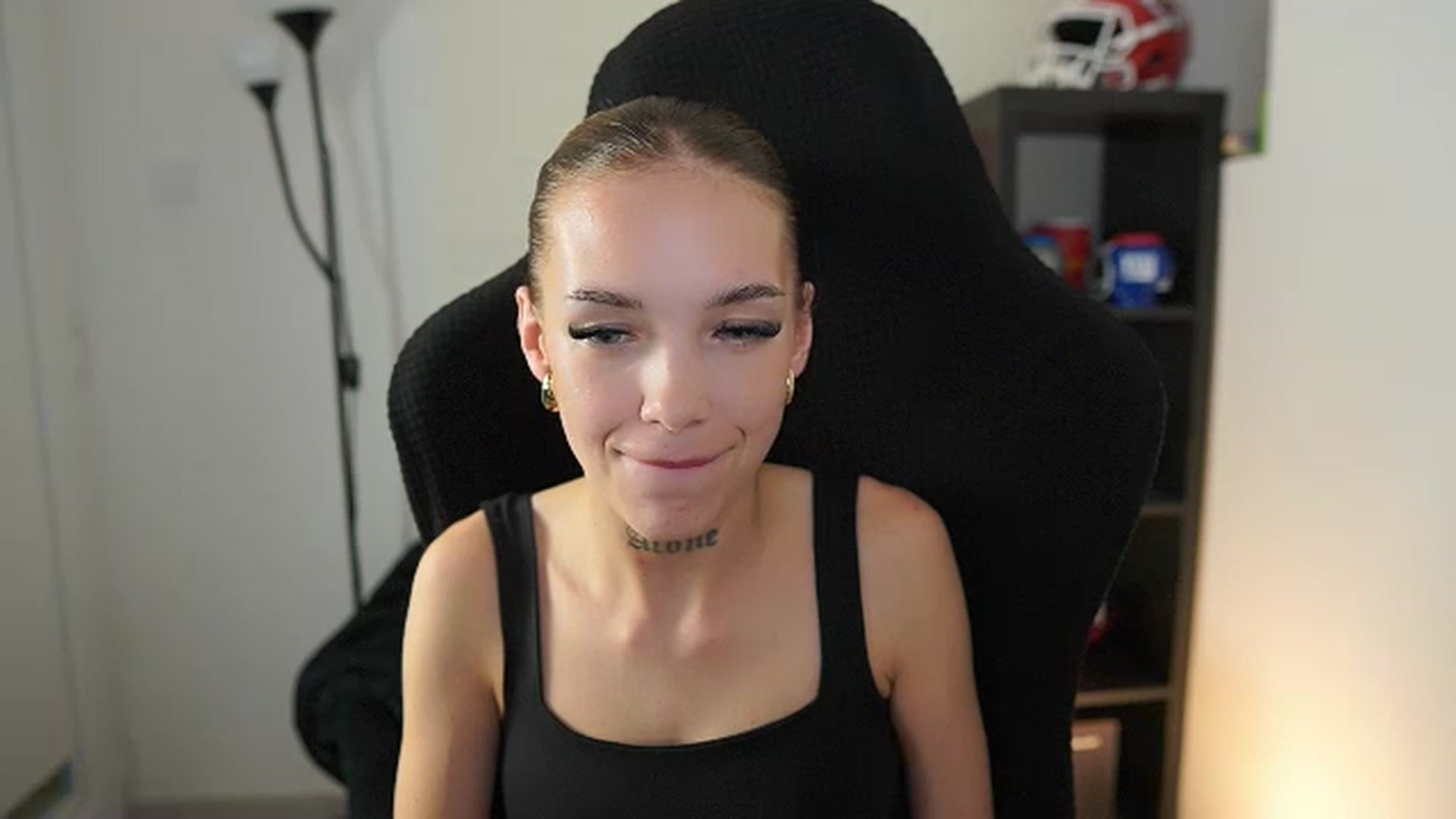 Gallery image thumbnail from Alexxisky's myfreecams stream on, 09/22/2025, 18:01 image 7 of 20