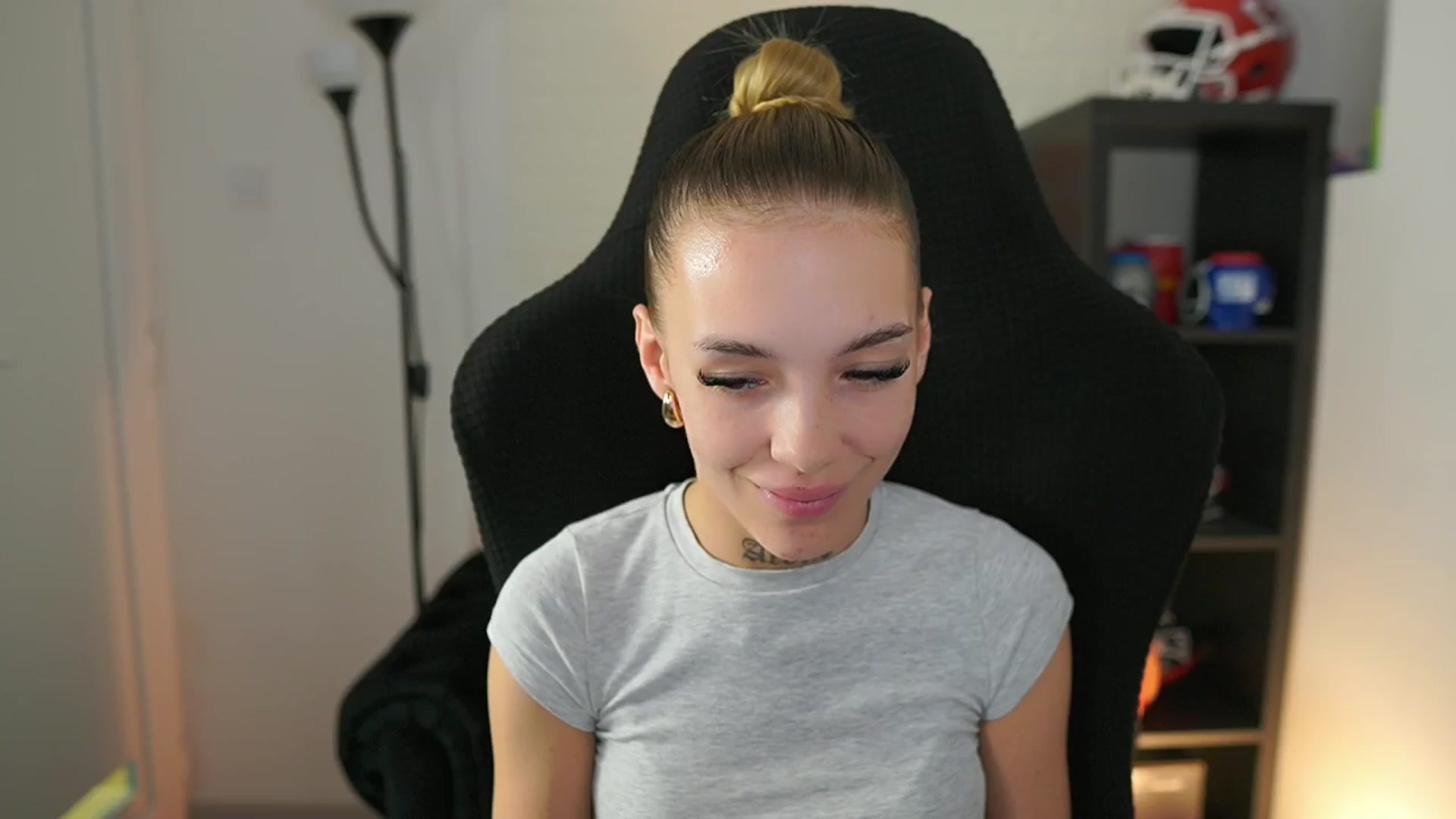 Gallery image thumbnail from Alexxisky's myfreecams stream on, 09/23/2025, 14:10 image 5 of 20