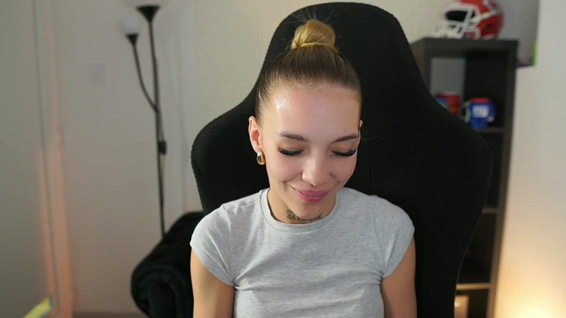 Gallery image thumbnail from Alexxisky's myfreecams stream on, 09/23/2025, 14:10 image 9 of 20