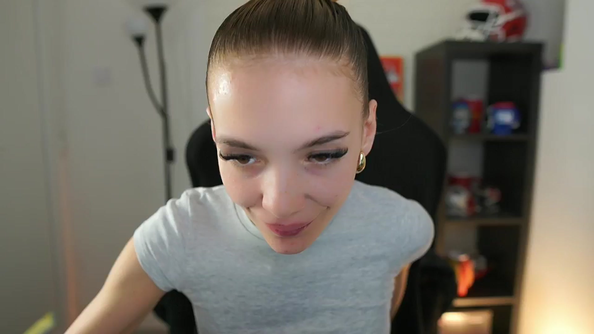 Gallery image thumbnail from Alexxisky's myfreecams stream on, 09/23/2025, 14:10 image 12 of 20