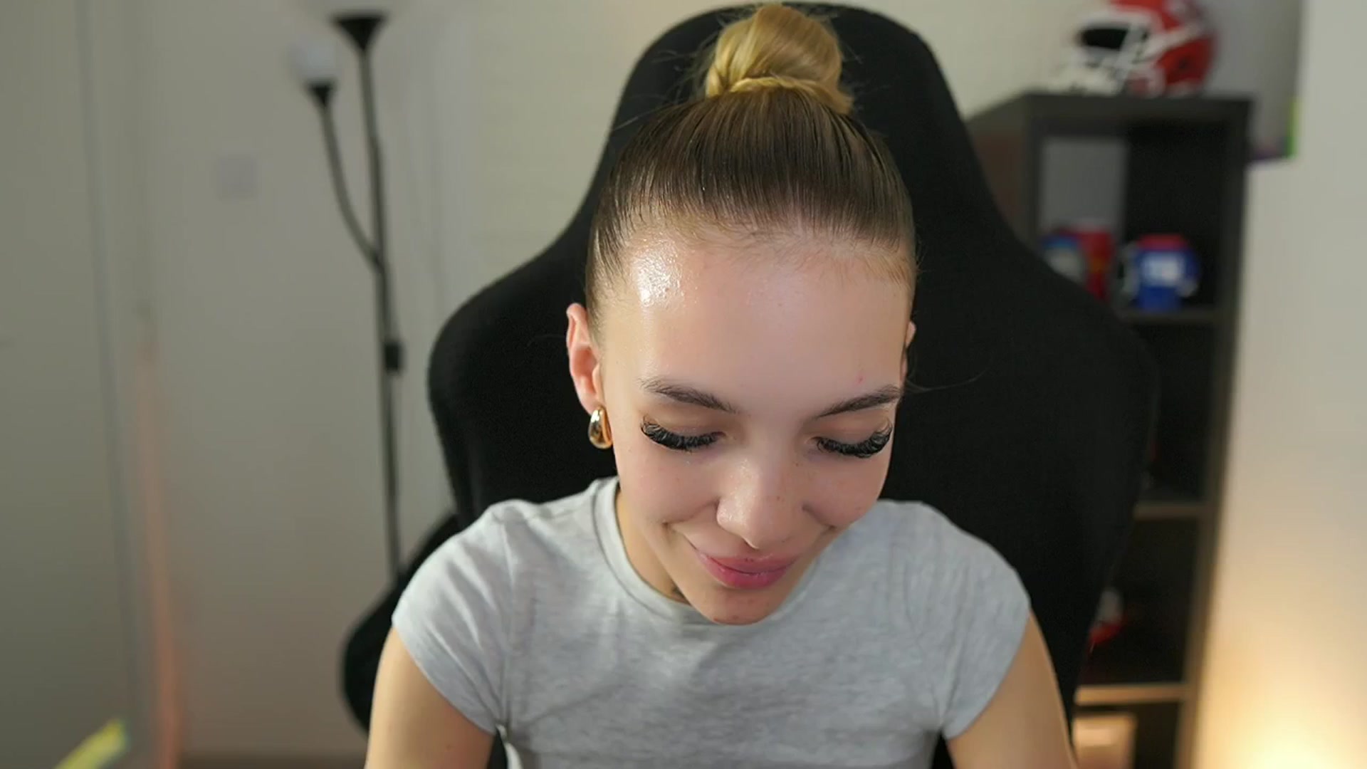 Gallery image thumbnail from Alexxisky's myfreecams stream on, 09/23/2025, 14:10 image 14 of 20